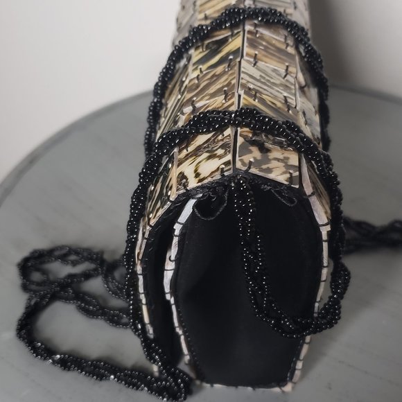 Authentic Mod by Design Shell Cross-body Bag - Picture 12 of 12